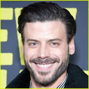 ​Gay or Straight? What ‘Heated Rivalry’ Scott Actor François Arnaud Said About His Sexuality in Real Life | Francois Arnaud, Heated Rivalry, pride | Celebrity News and Gossip | Entertainment, Photos and Videos | Just Jared