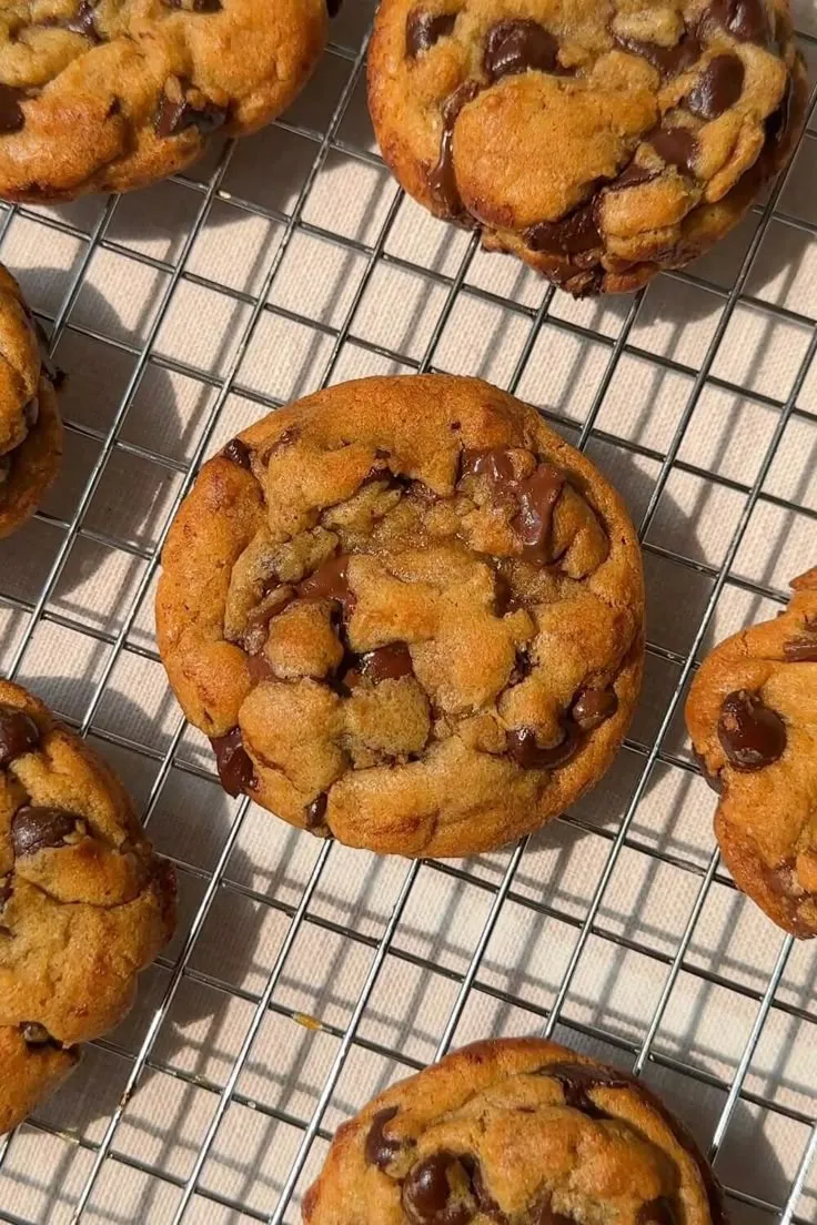 The Ultimate Brown Butter Chocolate Chip Cookies - Foodima