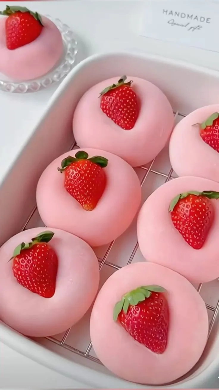 Strawberry cookies