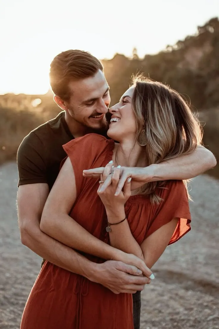 Photographer's Guide to 50 Couple Poses