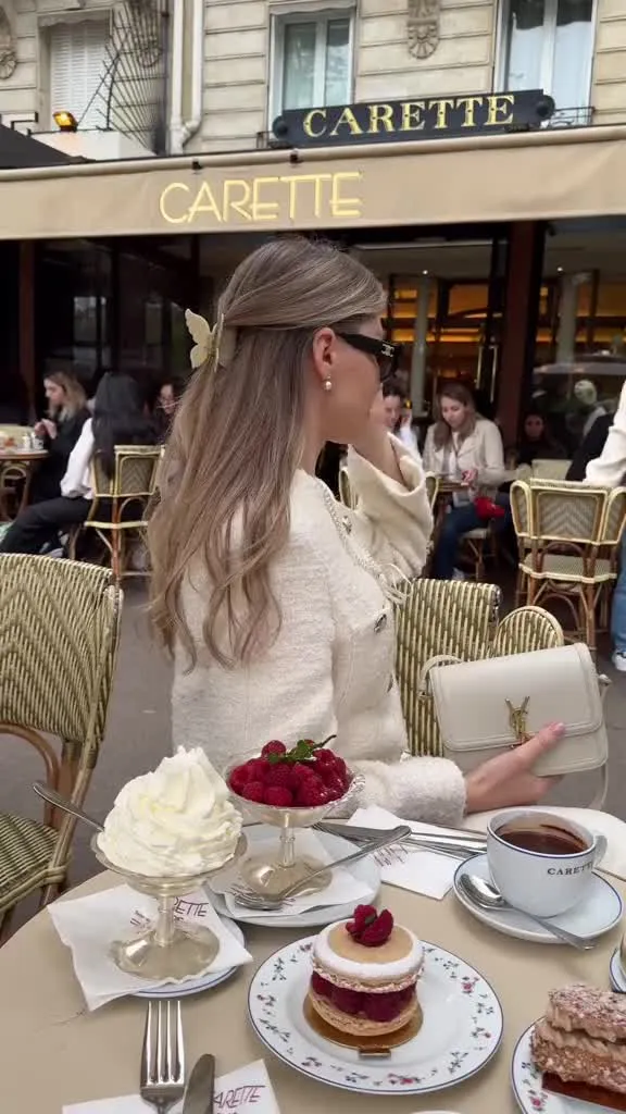 ℭ𝔞𝔣é ✓ ℭ𝔥𝔬𝔠𝔬𝔩𝔞𝔱 ✓ 𝔗𝔥é ✓