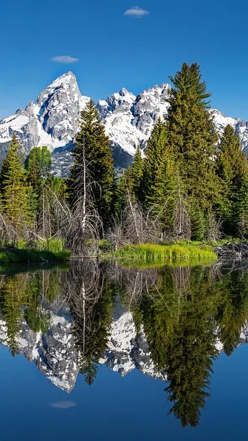 Free Mountains Lake photo and picture