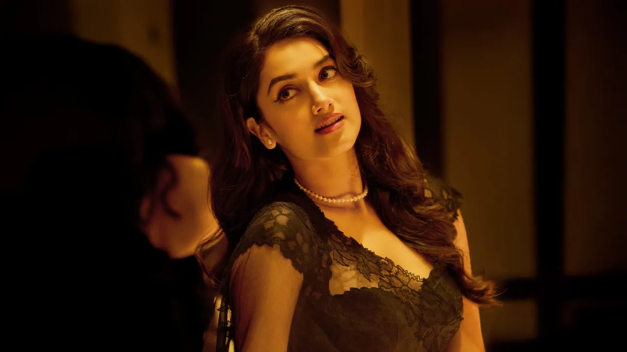 Bhagyashri Borse, Black saree, Indian actress, 5K, 8K, Indian fashion