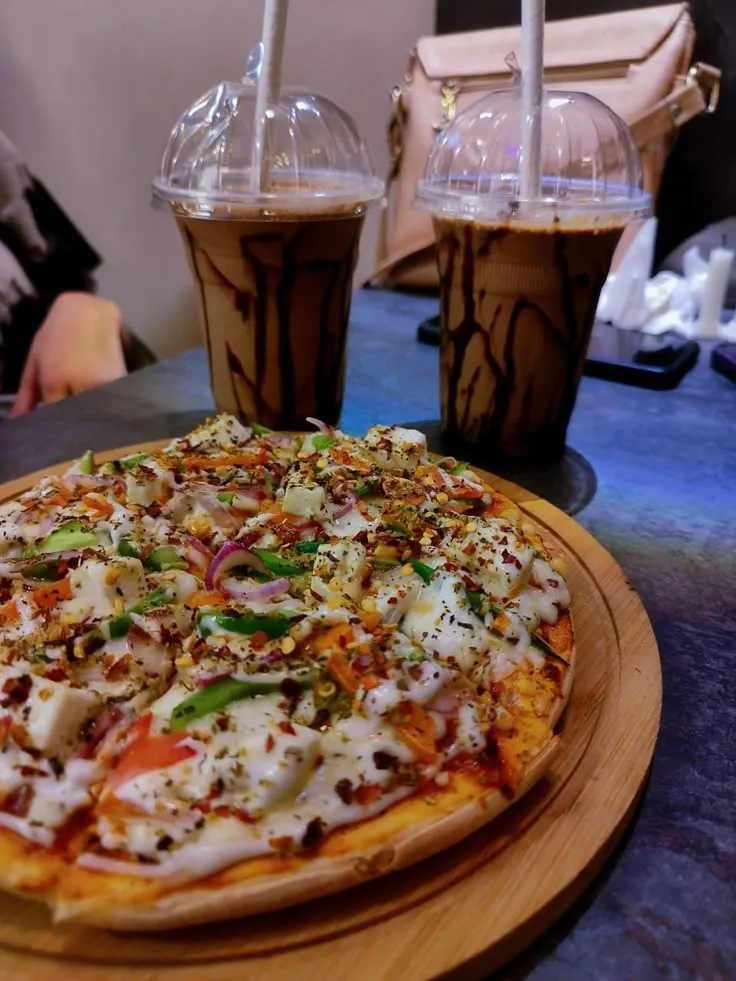 #pizza #snap #oreoshake #ambience #dayout