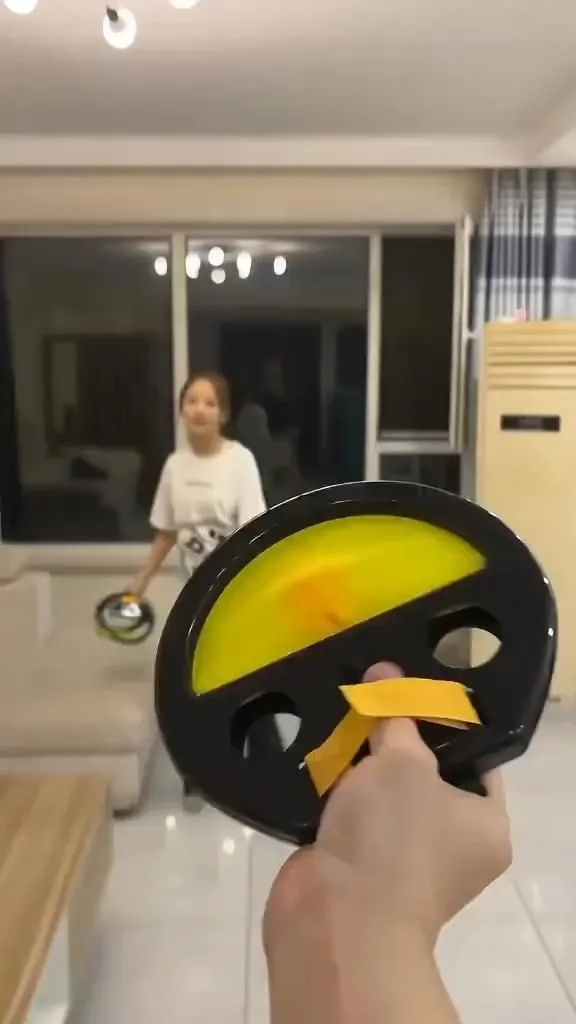 🤩 Bring fun and activity with this portable game set for the whole family!