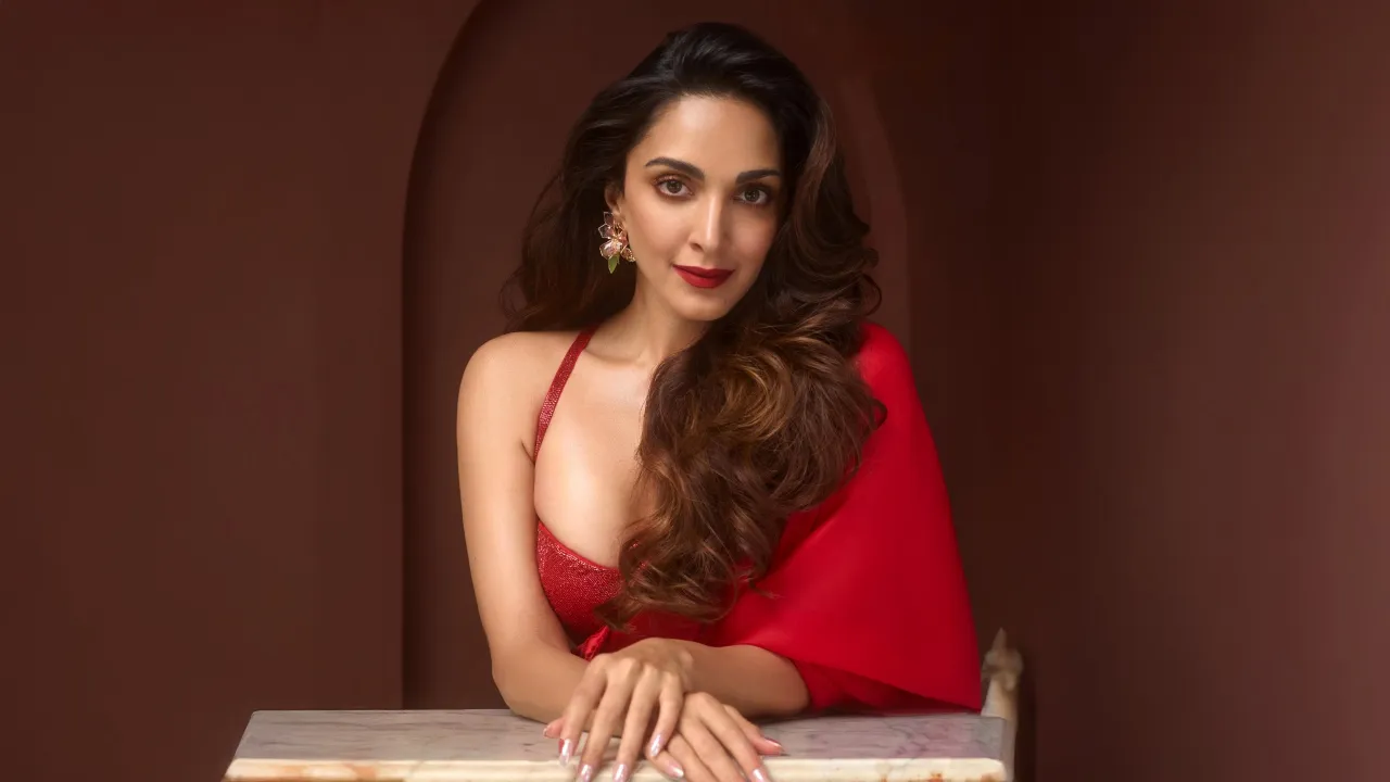 Kiara Advani, Red dress, Saree, Red lips, Indian actress, 8K, 5K