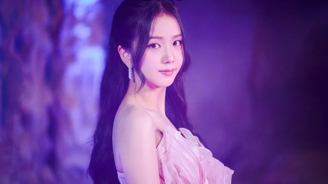 Jisoo, Purple aesthetic, Blackpink, K-pop idol, Pink dress, Portrait