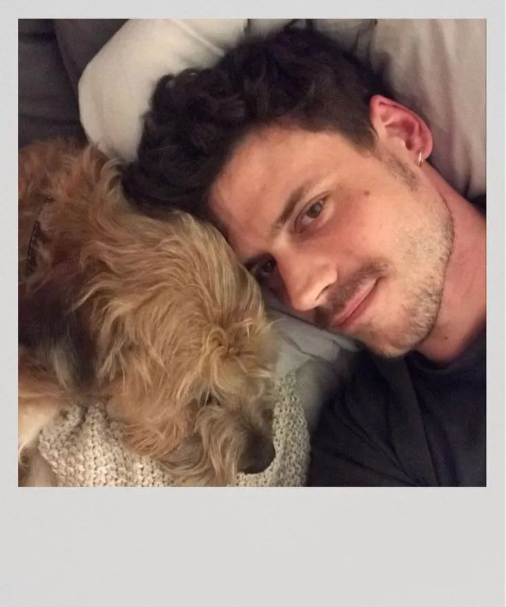 𝐅𝐫𝐚𝐧𝐜𝐨𝐢𝐬 𝐀𝐫𝐧𝐚𝐮𝐝 𝐩𝐨𝐥𝐚𝐫𝐨𝐢𝐝 !! ♡