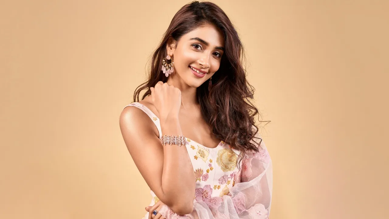 Pooja Hegde, Cute actress, Indian actress, 5K, 8K