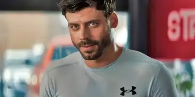 Heated Rivalry: Scott Hunter isn't actually clocking Shane, actor says